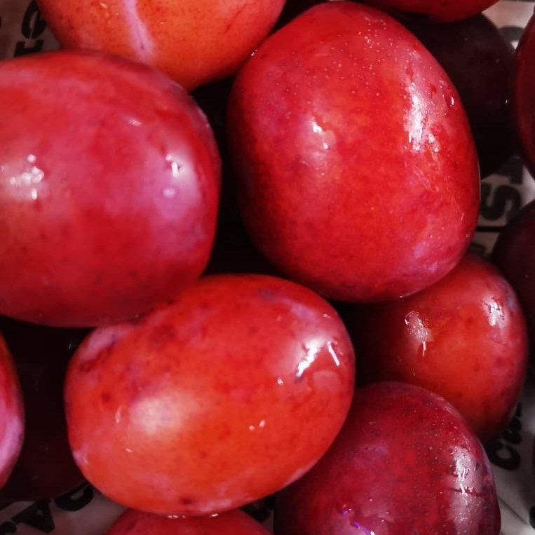 Victoria Plums 250g Farmers Fayre